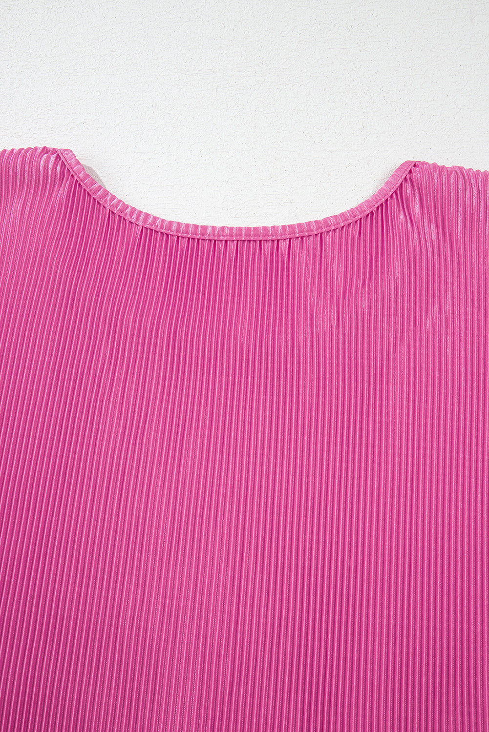 Blouse à manches retroussées et texture plissée rose