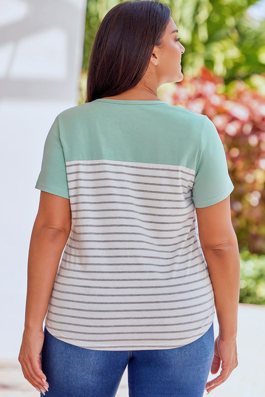 T-shirt à manches courtes vert à rayures contrastées de grande taille 