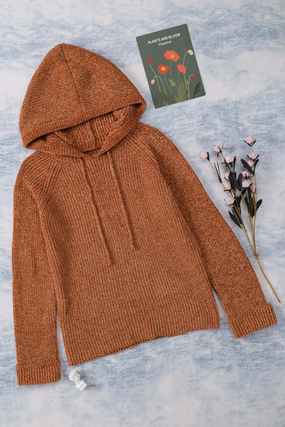 Pull à capuche en tricot avec cordon de serrage