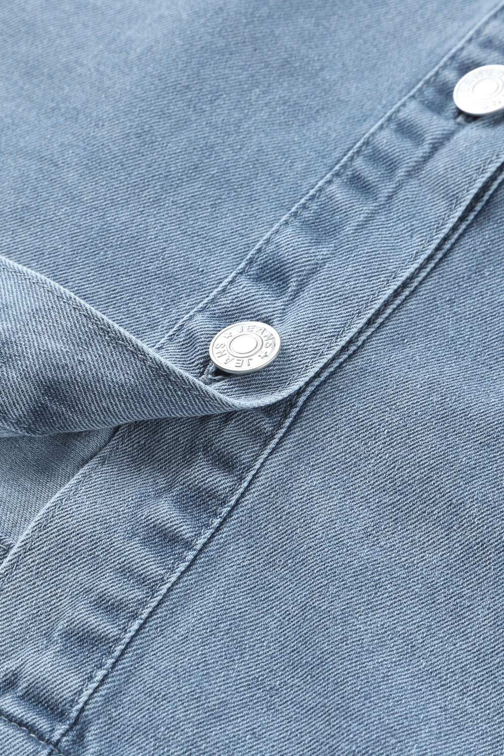 Mini-robe en jean boutonnée grise à manches longues