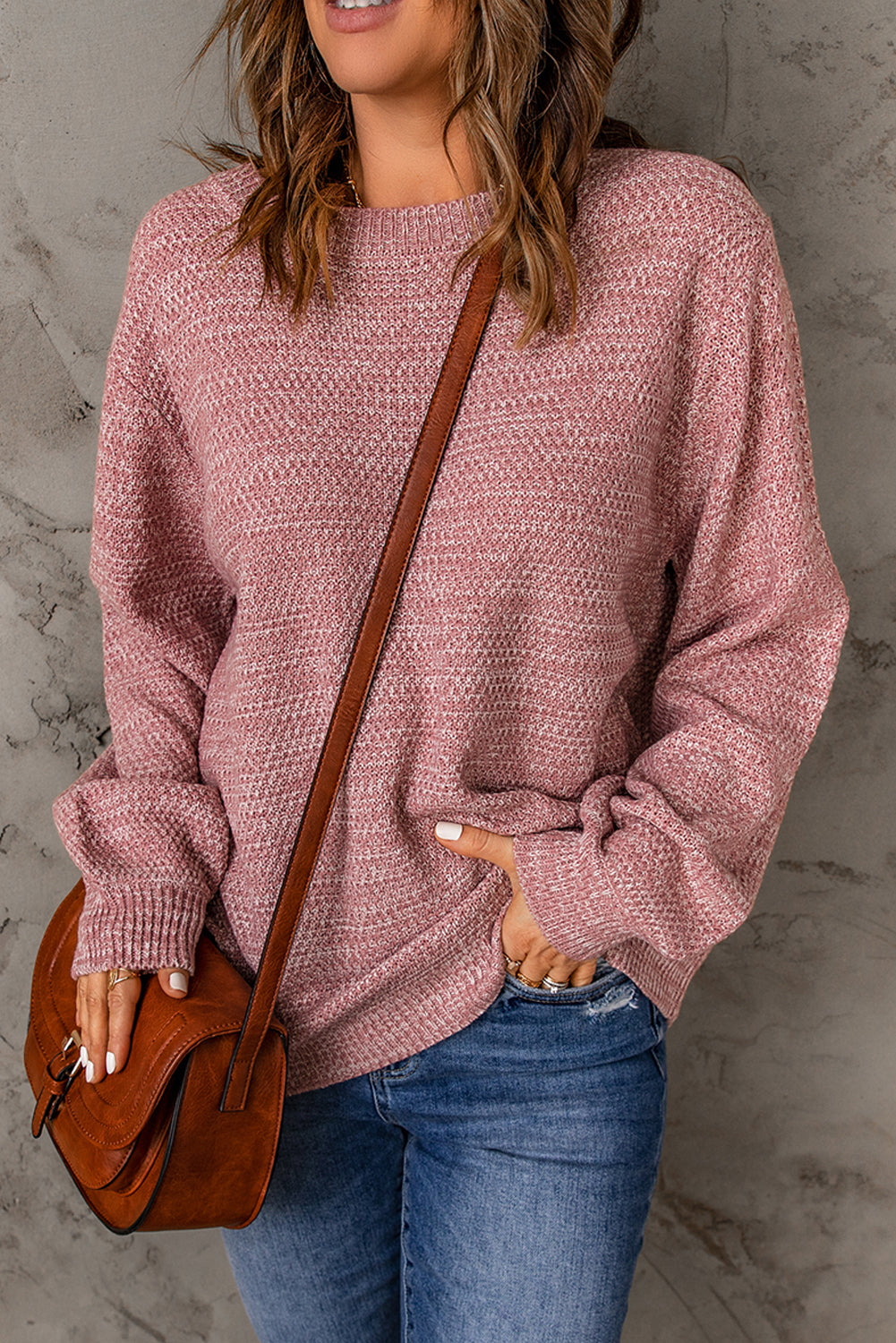 Pull rose à manches évêque en tricot chiné subtil