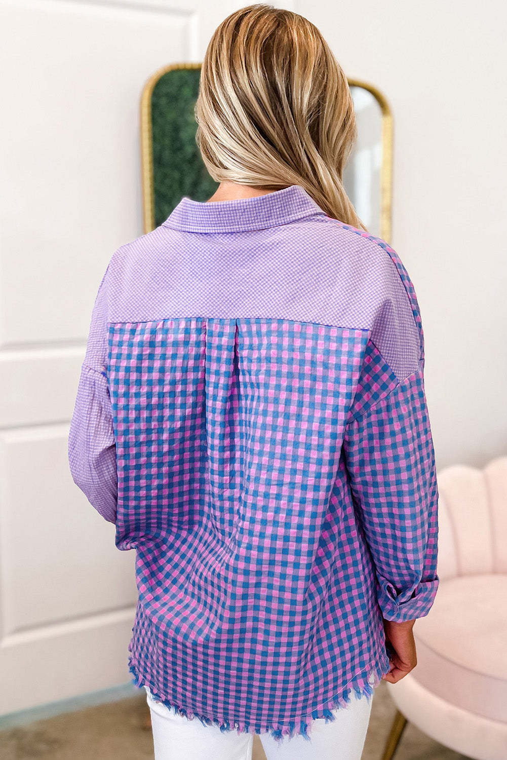 Chemise violette boutonnée à manches longues et poche poitrine à carreaux mélangés