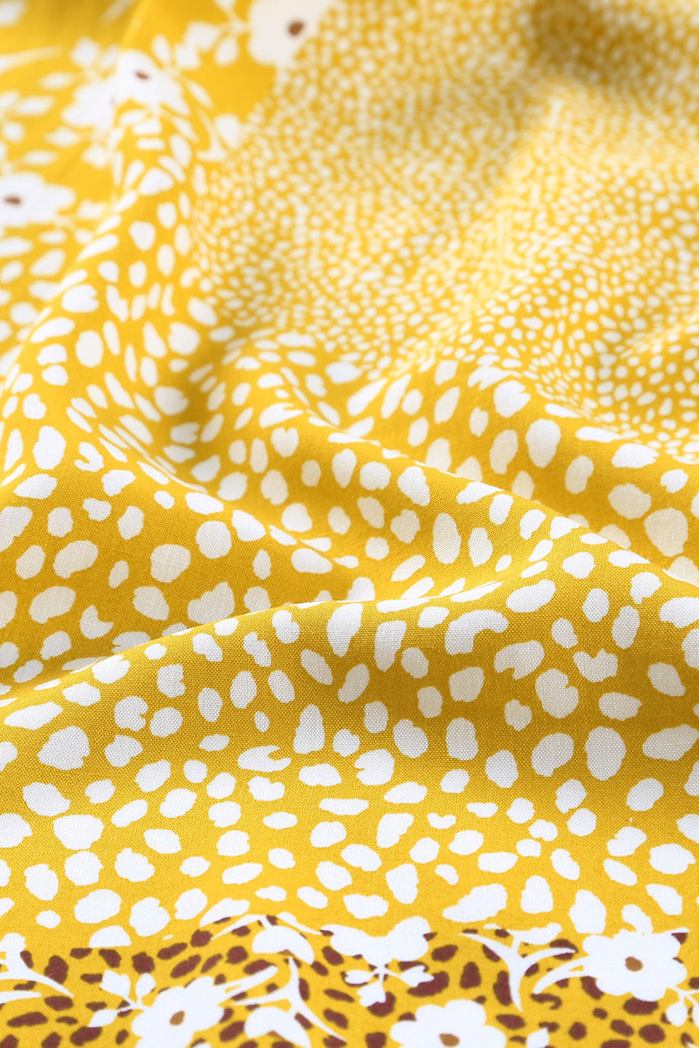 Chemisier nuisette jaune à pompons et patchwork floral style Boho