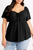 Haut babydoll noir froncé sur le devant de grande taille