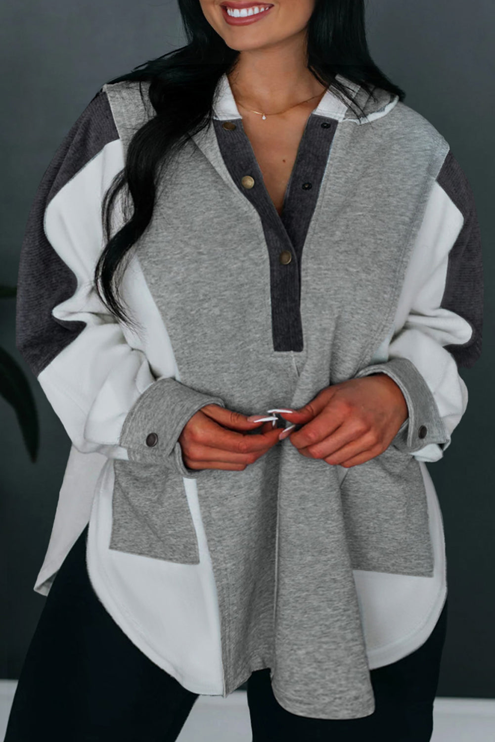 Green Color Block Exposed Seam Buttoned Neckline Hoodie