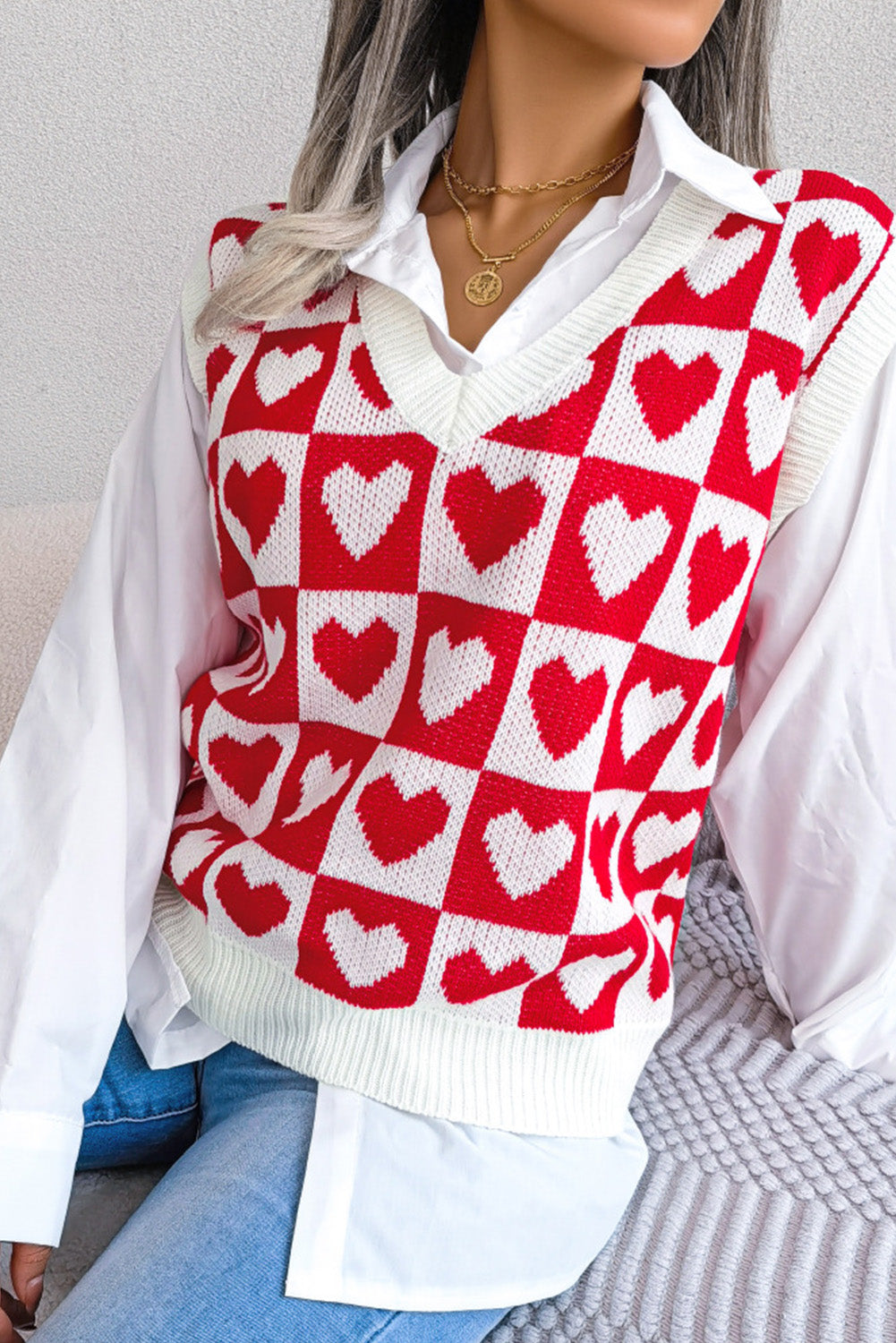 Gilet pull à motif coeur à carreaux rouge 