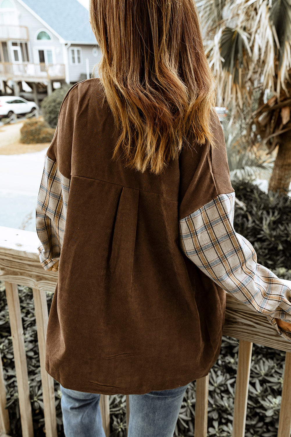 Veste chemise en velours côtelé marron à carreaux avec poche