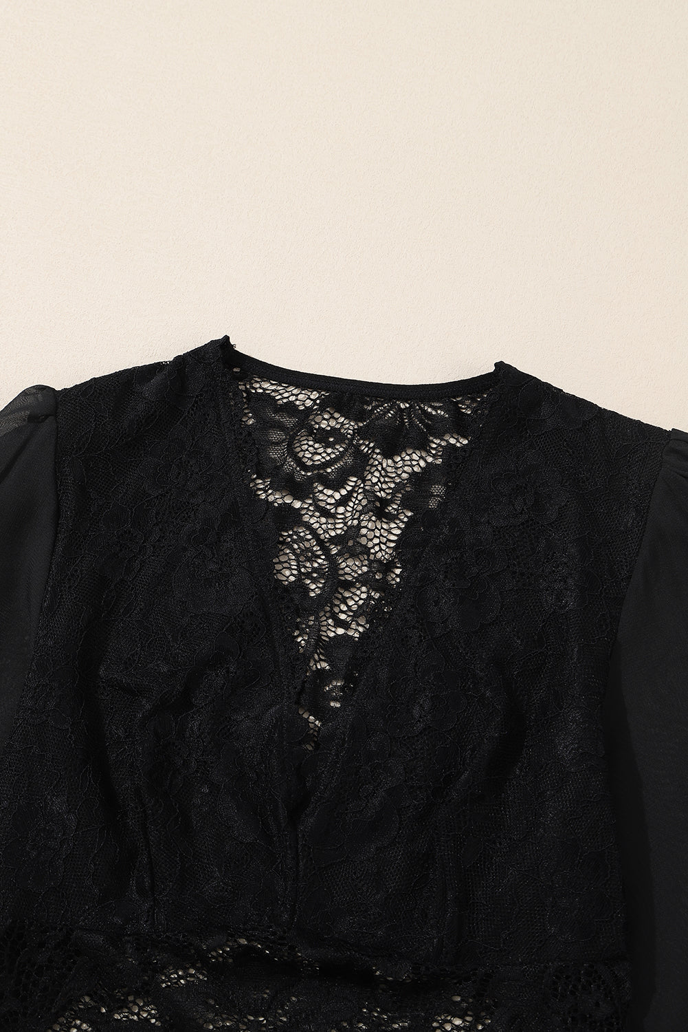 Bubble Sleeve Scalloped Lace Bodysuit