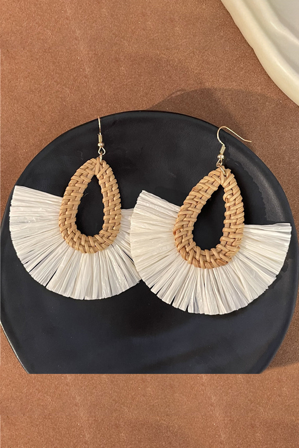 Boucles d'oreilles pendantes tissées en demi-cercle bohème beige