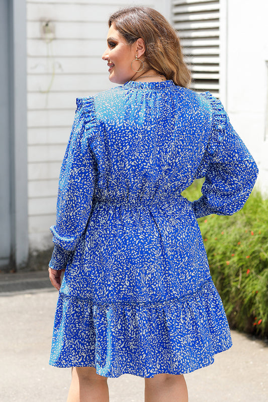 Mini-robe bleue à volants et col fendu imprimé à pois de grande taille