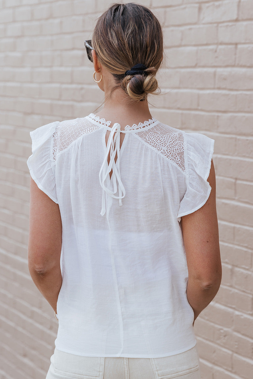 Chemisier babydoll beige en dentelle au crochet et patchwork à manches flottantes