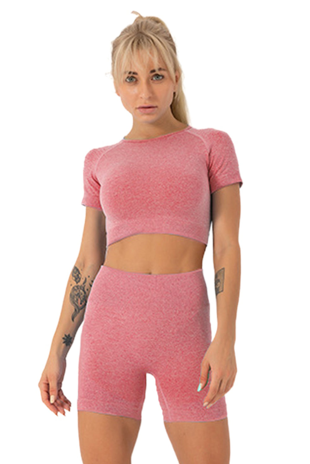 Ensemble de yoga avec haut court uni et short taille haute Rose