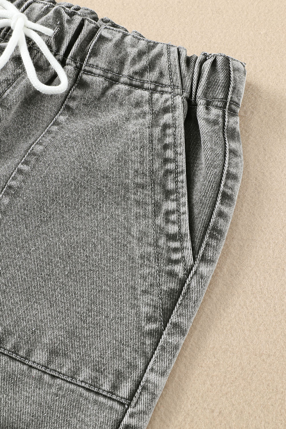 Short en denim taille haute avec cordon de serrage et poches gris