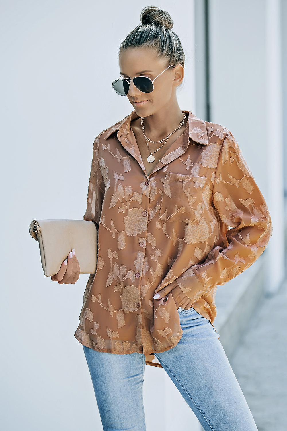 Chemise texturée à fleurs marron à col et col