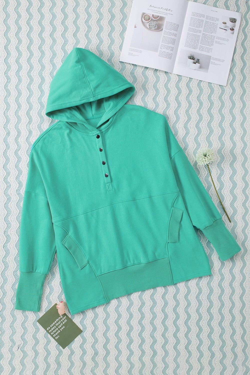 Sweat à capuche Henley avec poche et manches chauve-souris turquoise